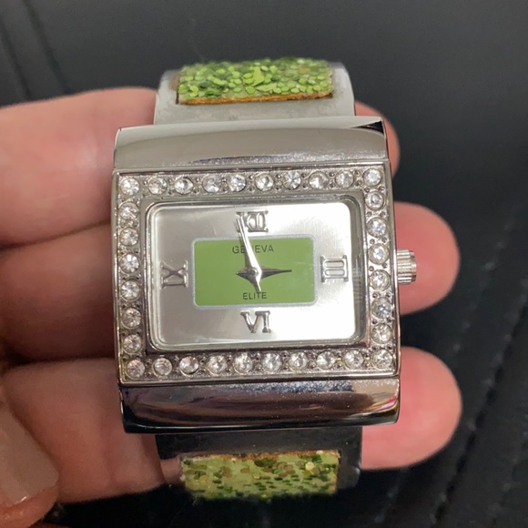 Vintage green glitter Geneva ladies watch bangle-used - Picture 2 of 10